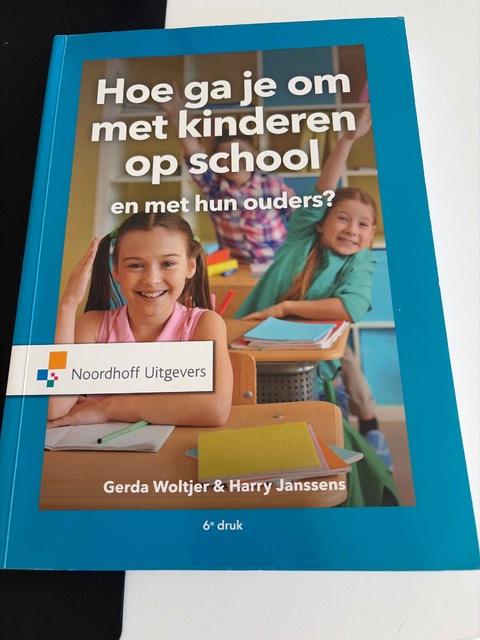 9789001994426-Hoe-ga-je-om-met-kinderen-op-school-en-met-hun-ouders