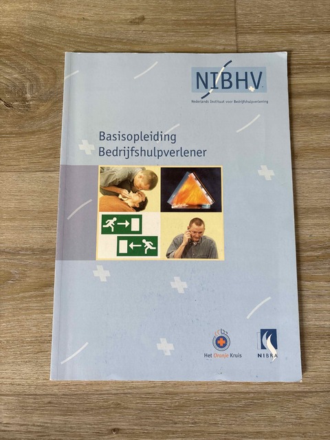 9789076966168-Basisopleiding-bedrijfshulpverlener