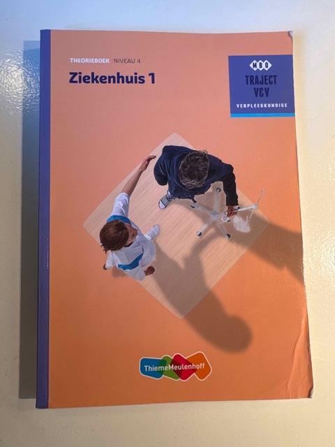 9789006910377-Ziekenhuis-1-niveau-4-Theorieboek