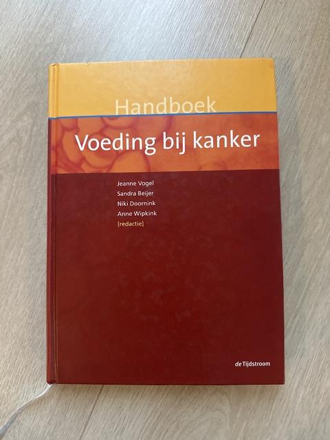 9789058982070-Handboek-voeding-bij-kanker