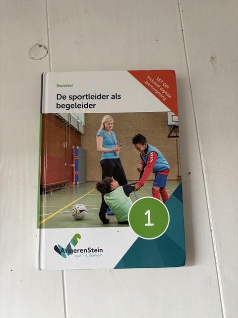 9789037256253-De-sportleider-als-begeleider