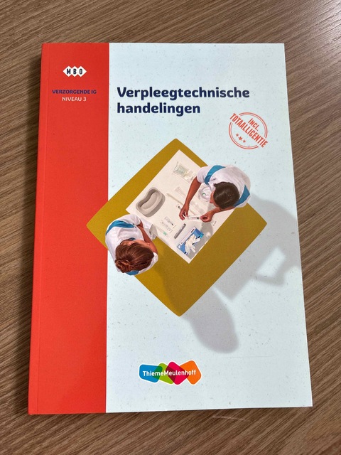 9789006952858-Verpleegtechnische-handelingen-Niveau-3-verzorgende-IG