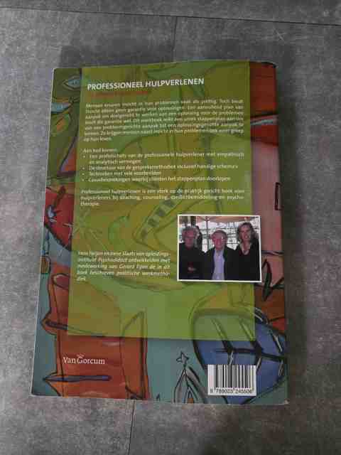 9789023245506-Professioneel-hulpverlenen