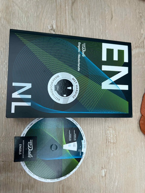 9789460774249-Van-Dale-Pocketwoordenboek-Engels-Nederlands