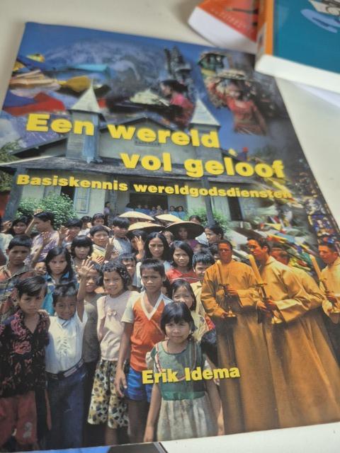 9789057881879-Een-Wereld-Vol-Geloof