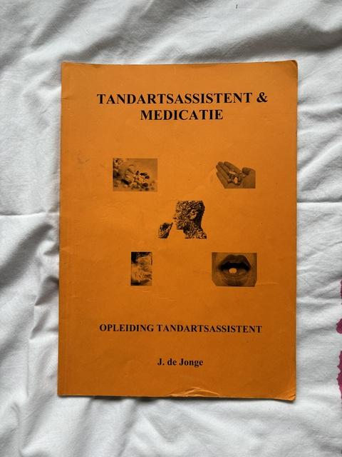 9789081698320-Tandartsassistent-medicatie