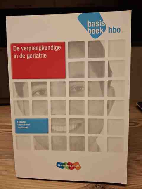 9789006952568-De-verpleegkundige-in-de-geriatrie-hbo-basisboek