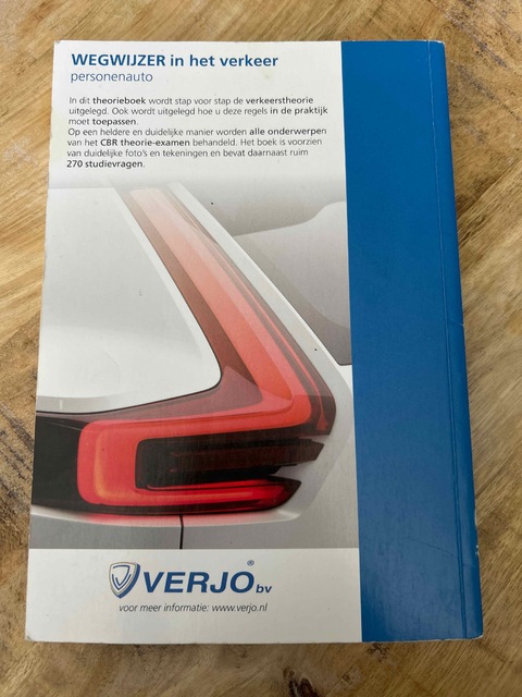 9789058623874-Rijbewijs-B-Wegwijzer-in-het-verkeer-personenauto-inclusief-ruim-270-vragen-43e-druk-mei-2018-uitermate-geschikt-als-voorbereiding-op-het-CBR-theorie-