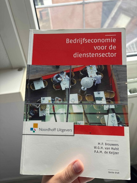 9789001702489-Bedrijfseconomie-voor-de-dienstensector