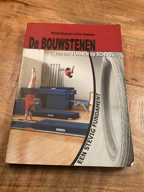 9789076837239-De-Bouwstenen-van-het-turnen-op-school