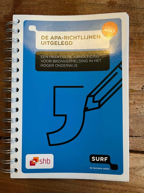 9789072482235-De-APA-richtlijnen-uitgelegd-Een-praktische-handleiding-voor-br