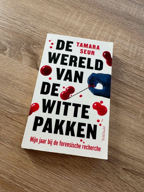 9789044640397-De-wereld-van-de-witte-pakken