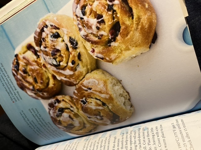 9781849904636-The-Great-British-Bake-Off-How-to-turn-everyday-bakes-into-showstoppers