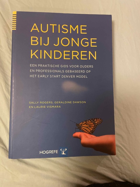 9789079729722-Autisme-bij-jonge-kinderen