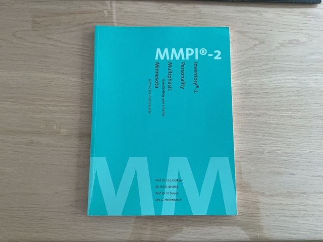 9789080570672-MMPI-2