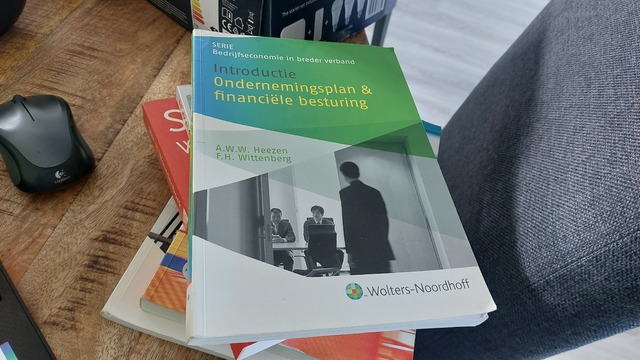 9789001376376-Introductie-ondernemingsplan-en-financiele-besturing