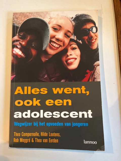 9789020972160-Alles-went-ook-een-adolescent