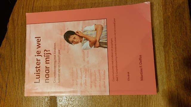 9789088505102-Luister-je-wel-naar-mij