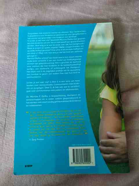 9789085600992-Luister-je-wel-naar-mij