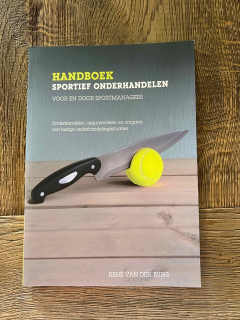 9789054722403-Handboek-sportief-onderhandelen-voor-en-door-sportmanagers