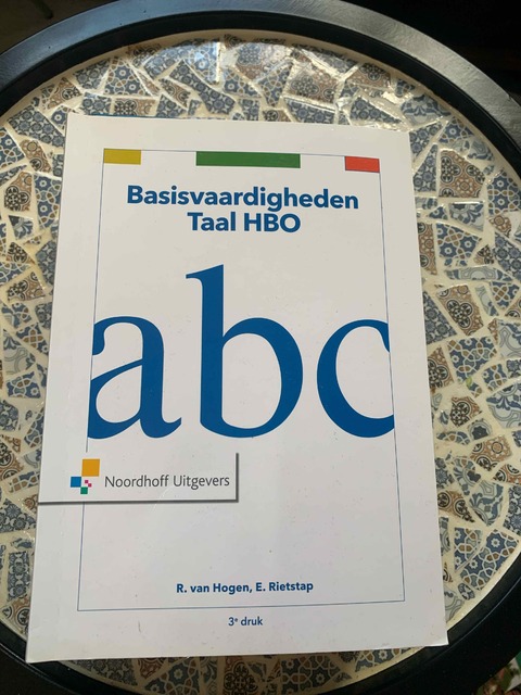 9789001875077-Basisvaardigheden-Taal-HBO