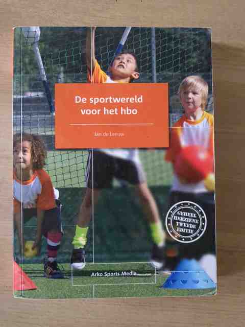 9789054722816-De-sportwereld-voor-het-hbo
