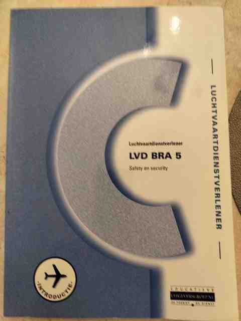 9789400202023-LVD-BRA-5