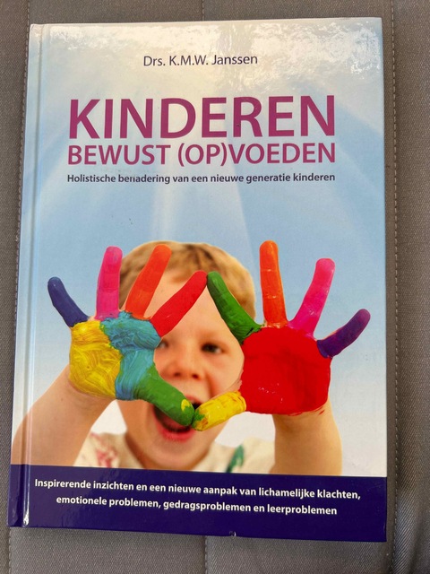 9789081900706-Kinderen-bewust-opvoeden