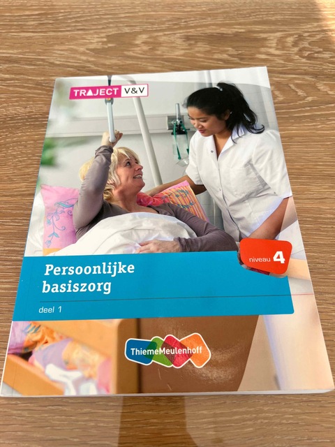 9789006925104-Persoonlijke-basiszorg-Deel-1-Niveau-4