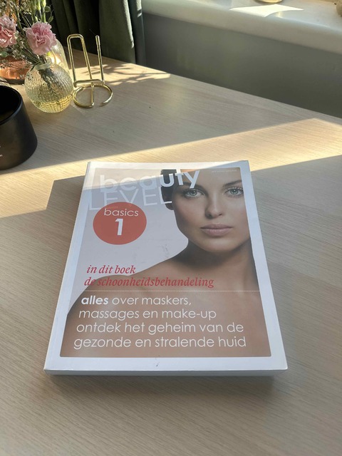 9789491277955-Beauty-Level-Basic-1-De-Schoonheidsbehandeling