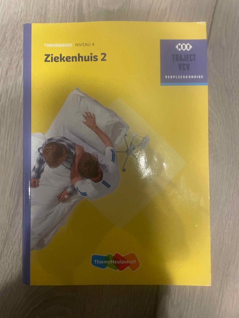 9789006910384-Ziekenhuis-2-niveau-4-Theorieboek