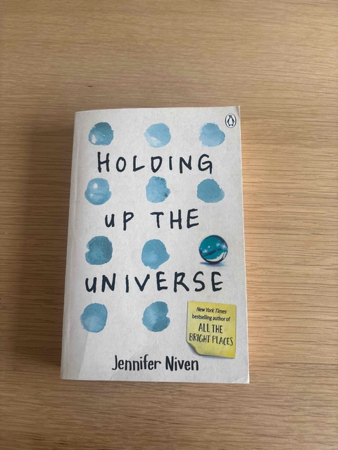 9780141357058-Holding-Up-the-Universe