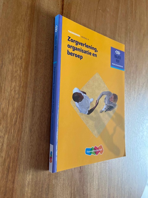 9789006910360-Zorgverlening-organisatie-en-beroep-niveau-4