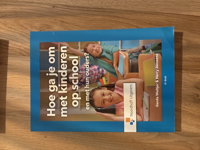 9789001994426-Hoe-ga-je-om-met-kinderen-op-school-en-met-hun-ouders