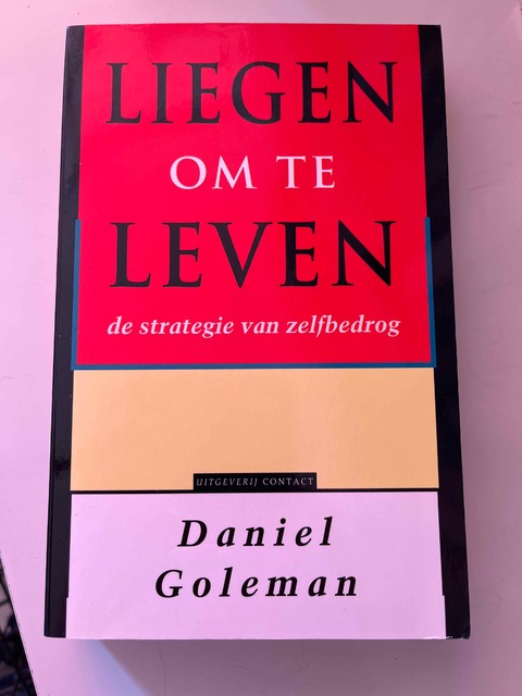 9789025424268-Liegen-om-te-leven