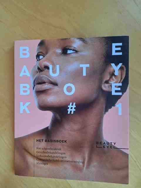 9789492548375-Beauty-Level-Beautyboek-%231