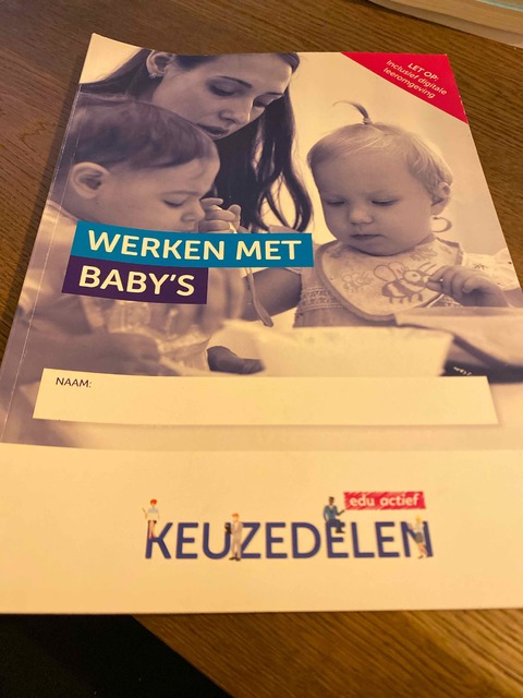 9789037253030-Keuzedeel-Werken-met-babys-folio-1920