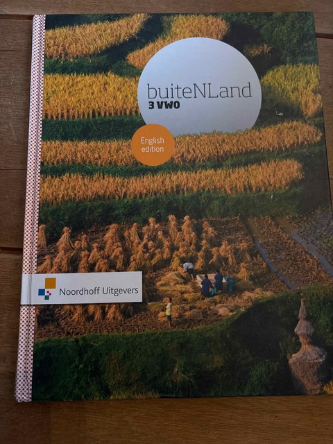 9789011763685-buiteNLand-engelse-editie