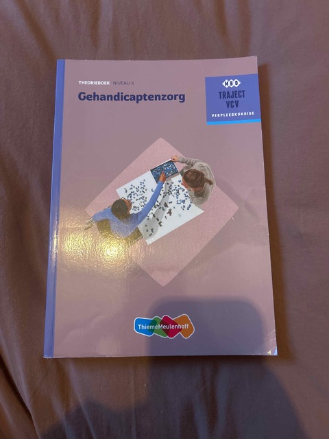 9789006910452-Gehandicaptenzorg-Niveau-4-Theorieboek