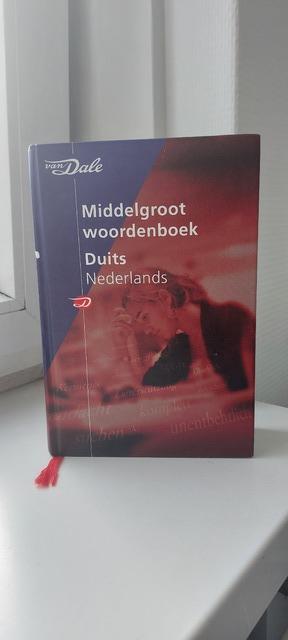 9789066482883-Van-Dale-Middelgroot-woordenboek-Duits-Nederlands