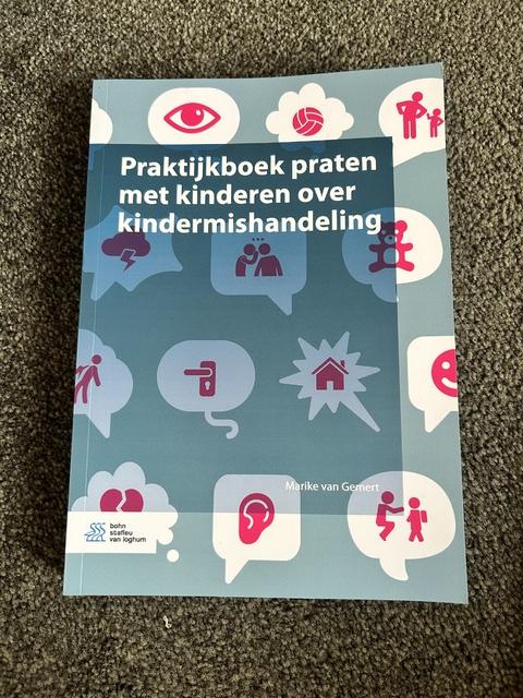 9789036814355-Praktijkboek-praten-met-kinderen-over-kindermishandeling