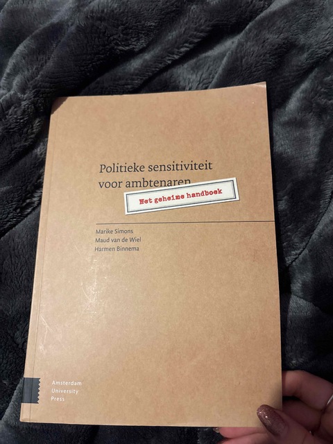 9789089648617-Politieke-sensitiviteit-voor-ambtenaren