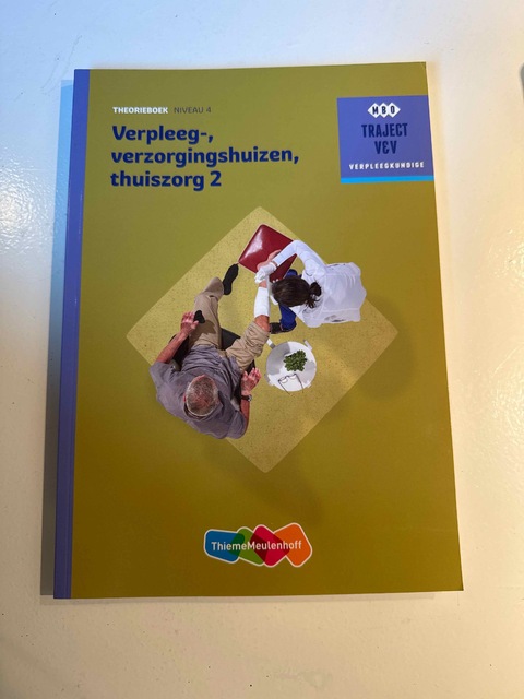 9789006910421-Verpleeg-Verzorgingshuizen-Thuiszorg-2--niveau-4-Theorieboek