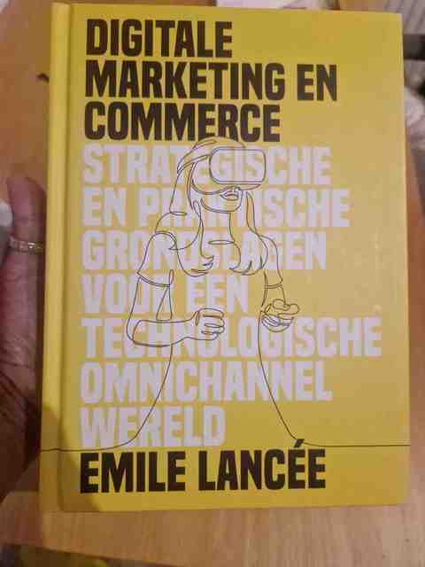 9789082126068-Digitale-marketing-en-commerce