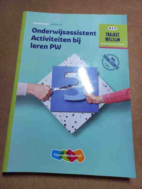9789006239546-Traject-Combipakket-Onderwijsassistent-Activiteiten-bij-leren-PW-niveau-4-boek-en-totaallicentie-1-jaar