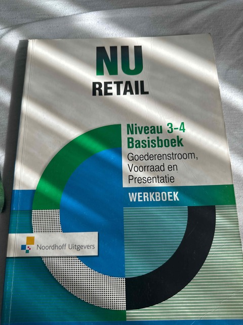 9789001881412-NU-Retail-3-4-Basisboek-Goederenstroom-Voorraad-en-Presentatie-Werkboek