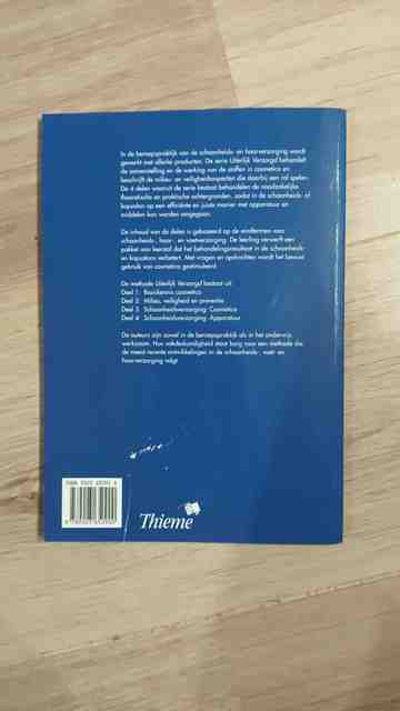 9789003650900-Uiterlijk-verzorgd-1-Basiskennis-cosmetica-druk-1