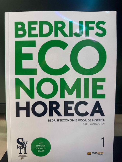 9789052113494-Bedrijfseconomie-voor-de-horeca-1