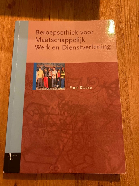 9789055746217-Beroepsethiek-voor-Maatschappelijk-Werk-en-Dienstverlening