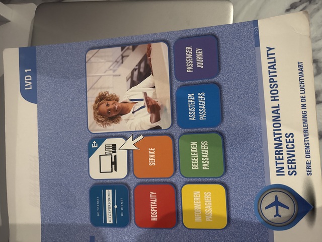 9789400216907-Airportservices